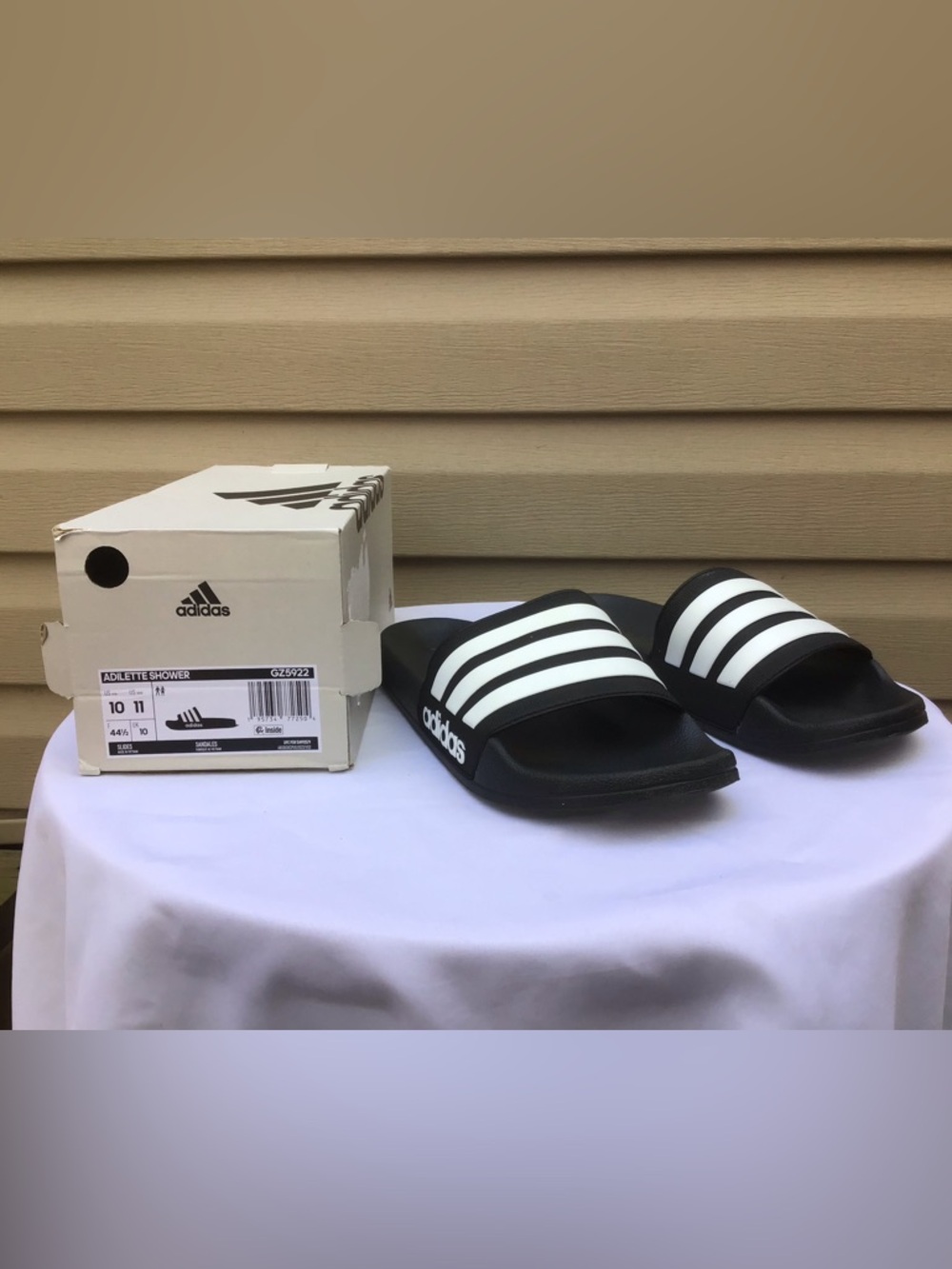 Adida Men’s Striped Slides Size 10, Like New!